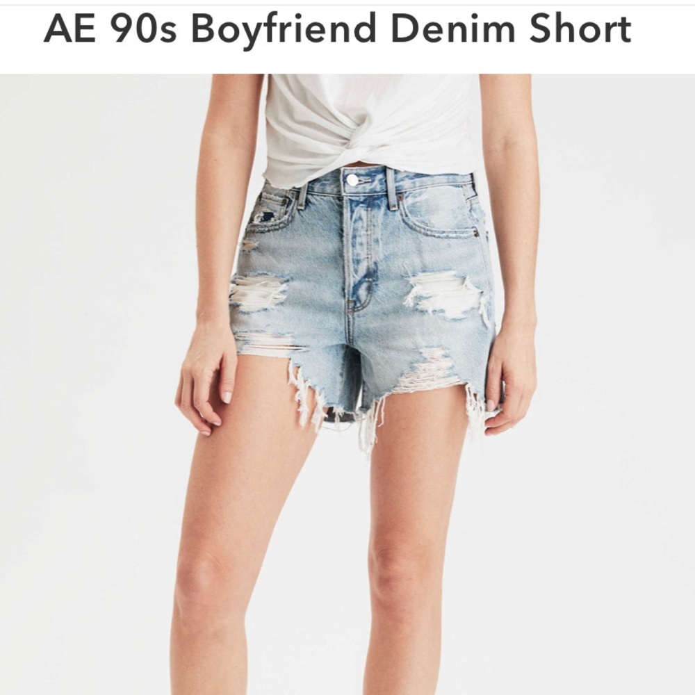 American Eagle 90’s Boyfriend Short